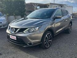 Grigio Usata 2015 Nissan Qashqai Tekna SUV | 11.900 € (Buon prezzo)
