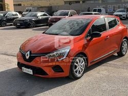 Arancione Usata 2023 Renault Clio V Equilibre Tre volumi | 13.950 € (Ottimo prezzo)