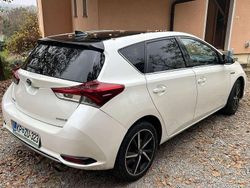 Bianco Usata 2018 Toyota Auris Hybrid Edition Tre volumi | 13.000 € (Buon prezzo)