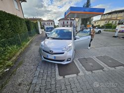 Grigio Usata 2011 Toyota Verso-S Monovolume | 6900 € (Molto cara)