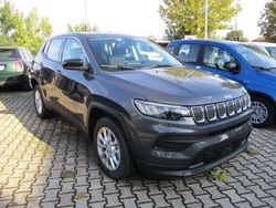 Grigio scuro Usata 2024 Jeep Compass Longitude SUV | 27.490 € (Buon prezzo)
