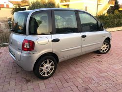 Grigio Usata 2006 Fiat Multipla Monovolume | 2500 € (Molto cara)