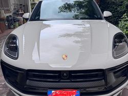 Usata 2023 Porsche Macan SUV | 73.500 € (Molto cara)