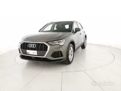 Grigio Nuova 2024 Audi Q3 Business SUV | 45.200 € (Cara)