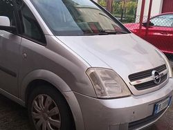 Grigio Usata 2004 Opel Meriva Monovolume | 900 € (Buon prezzo)