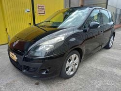 Nero Usata 2011 Renault Scénic III Luxe Monovolume | 4950 € (Buon prezzo)