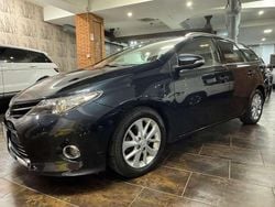 Blu/azzurro Usata 2013 Toyota Auris Lounge Station wagon | 7490 € (Buon prezzo)