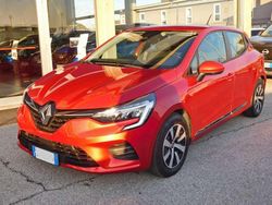 Rosso Usata 2021 Renault Clio V Zen Tre volumi | 14.400 € (Ottimo prezzo)