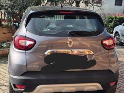 Grigio Usata 2017 Renault Captur SUV | 13.500 € (Molto cara)