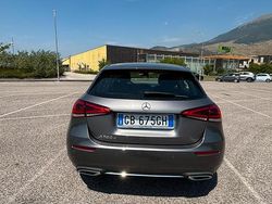 Grigio Usata 2021 Mercedes A180 Tre volumi | 19.300 € (Cara)