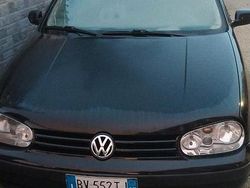 Nero Usata 2001 VW Golf Tre volumi | 2400 € (Cara)