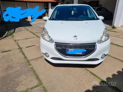 Usata 2013 Peugeot 208 Due volumi | 6500 € (Buon prezzo)