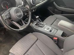 Blu/azzurro Usata 2017 Audi A3 Ambition Tre volumi | 11.000 € (Buon prezzo)