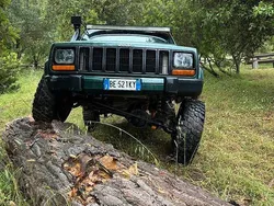 Usata 1999 Jeep Cherokee SUV | 12.000 €