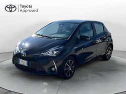 Nero Usata 2018 Toyota Yaris Hybrid Active Tre volumi | 12.900 € (Buon prezzo)