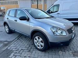 Grigio Usata 2009 Nissan Qashqai Tekna SUV | 4300 € (Buon prezzo)