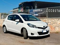 Bianco Usata 2011 Toyota Yaris Lounge Tre volumi | 4800 € (Buon prezzo)