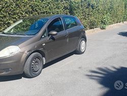 Marrone Usata 2009 Fiat Punto Tre volumi | 1990 €