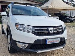 Bianco Usata 2015 Dacia Sandero Lauréate | 7500 € (Cara)