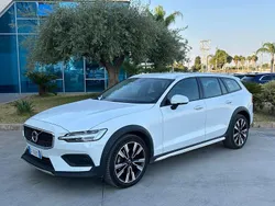 Bianco Usata 2021 Volvo V60 CC Business Edition Station wagon | 29.900 € (Buon prezzo)
