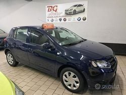 Blu Usata 2013 Dacia Sandero Tre volumi | 4300 € (Buon prezzo)