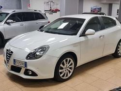 Bianco Usata 2016 Alfa Romeo Giulietta Distinctive Tre volumi | 9500 € (Buon prezzo)