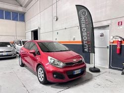 Rosso Usata 2011 Kia Rio EX Tre volumi | 5500 € (Cara)