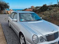 Grigio Usata 2000 Mercedes E200 Tre volumi | 6500 € (Ottimo prezzo)