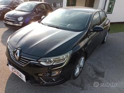 Nero Usata 2018 Renault Mégane IV Intens Tre volumi | 12.000 € (Buon prezzo)