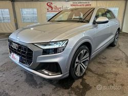Argento Usata 2020 Audi Q8 S-Line SUV | 55.800 € (Buon prezzo)