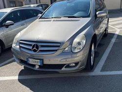 Grigio Usata 2007 Mercedes R320 Monovolume | 4900 € (Ottimo prezzo)