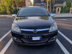 Nero Usata 2008 Opel Astra Coupé | 2000 € (Buon prezzo)