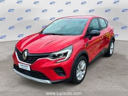 Rosso Usata 2022 Renault Captur Intens SUV | 16.450 € (Buon prezzo)