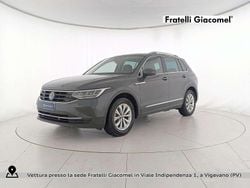 Dolphin grey metallizzato Usata 2023 VW Tiguan Life SUV | 28.400 € (Super prezzo)