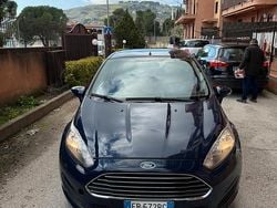 Blu Usata 2015 Ford Fiesta Tre volumi | 6500 € (Buon prezzo)
