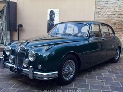 Opalescent dark green Usata 1963 Jaguar MK II Tre volumi | 40.000 €