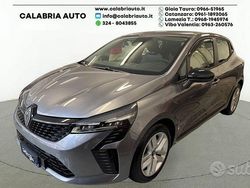 Grigio scuro Nuova 2025 Renault Clio V Evolution Tre volumi | 18.500 € (Buon prezzo)