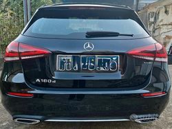 Nero Usata 2022 Mercedes A180 Tre volumi | 28.000 € (Buon prezzo)