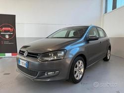 Grigio Usata 2011 VW Polo Highline Tre volumi | 5600 € (Buon prezzo)