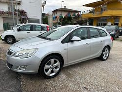 Argento Usata 2012 Opel Astra Cosmo Station wagon | 3900 € (Buon prezzo)