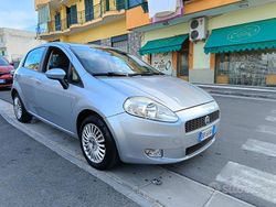 Grigio Usata 2006 Fiat Grande Punto Dynamic Due volumi | 2500 € (Buon prezzo)