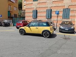 Giallo Usata 2004 Mini Cooper Due volumi | 3200 € (Buon prezzo)