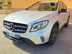 Argento Usata 2019 Mercedes GLA200 Premium SUV | 22.000 € (Buon prezzo)