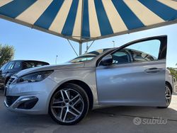 Argento Usata 2014 Peugeot 308 Allure Tre volumi | 9490 € (Molto cara)