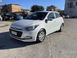 Bianco Usata 2016 Hyundai i20 Classic Tre volumi | 7499 € (Buon prezzo)