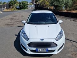 Bianco Usata 2015 Ford Fiesta Due volumi | 7500 € (Buon prezzo)