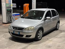 Grigio Usata 2006 Opel Corsa Tre volumi | 3200 € (Cara)