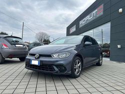 Smoky grey Usata 2023 VW Polo R-line Tre volumi | 18.900 € (Buon prezzo)