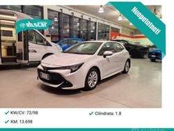 Bianco Usata 2024 Toyota Corolla Active Tre volumi | 23.900 € (Buon prezzo)