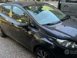 Blu Usata 2009 Ford Fiesta Tre volumi | 2500 €